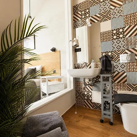 Bright Skylight Studio In The Heart Of Vilnius Old Town 公寓 *